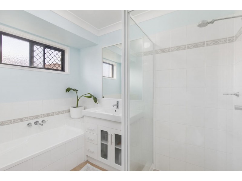 6 Holland Crescent, Wynnum West QLD 4178