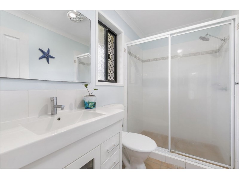 6 Holland Crescent, Wynnum West QLD 4178
