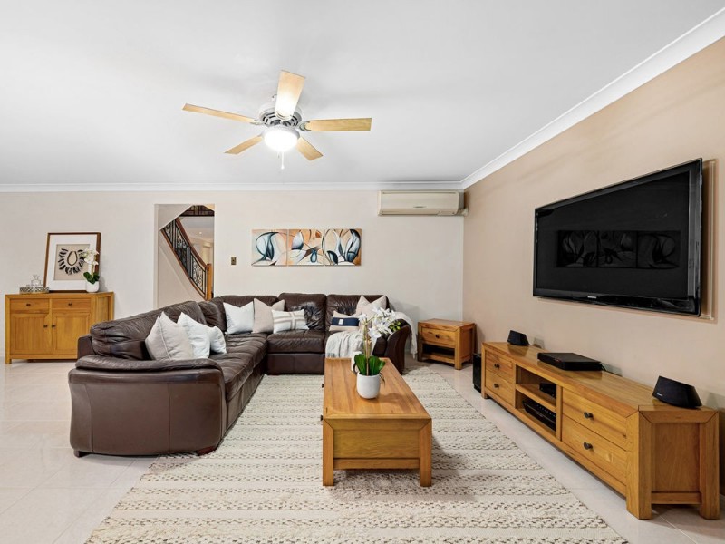 7 Nursery Place, Wakerley QLD 4154