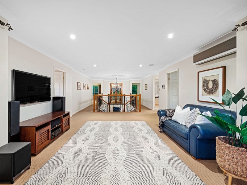 7 Nursery Place, Wakerley QLD 4154