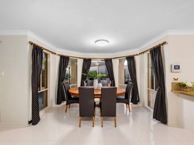 7 Nursery Place, Wakerley QLD 4154