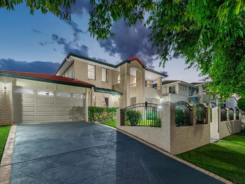7 Nursery Place, Wakerley QLD 4154