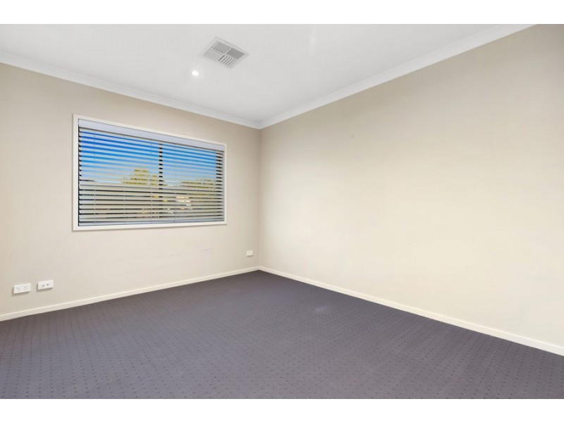 23 Senden Crescent, Manly West QLD 4179