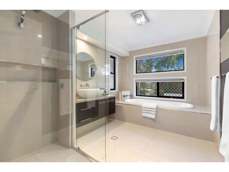27 Wattle Place, Gumdale QLD 4154