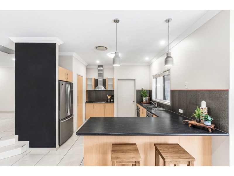 21 Figtree Place, Wakerley QLD 4154