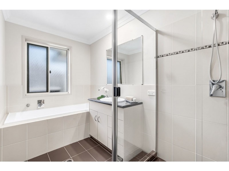 21 Figtree Place, Wakerley QLD 4154