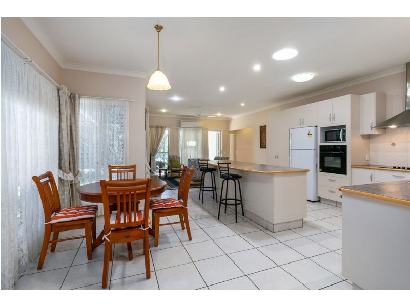 6 Dane Court, Manly West QLD 4179