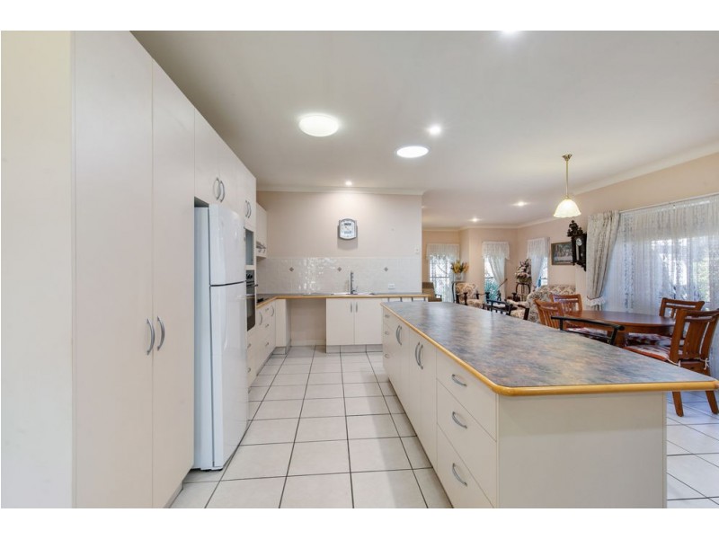 6 Dane Court, Manly West QLD 4179