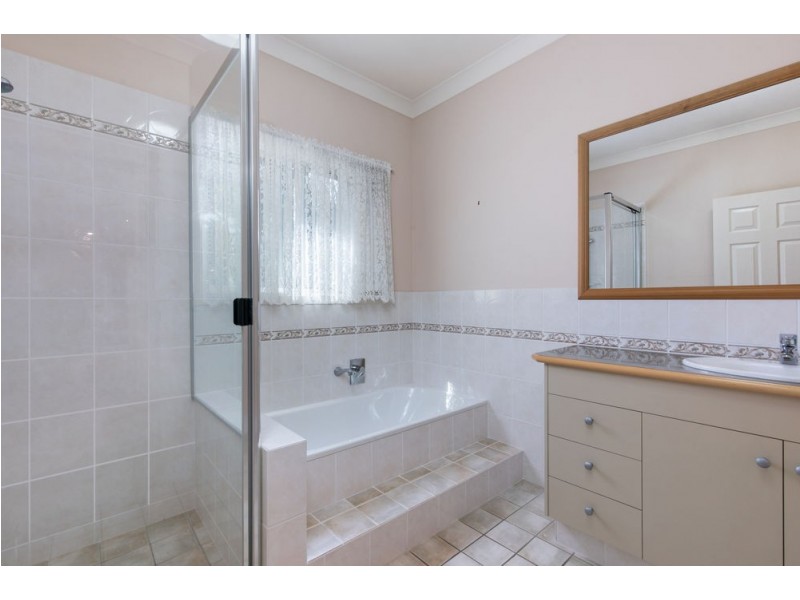 6 Dane Court, Manly West QLD 4179