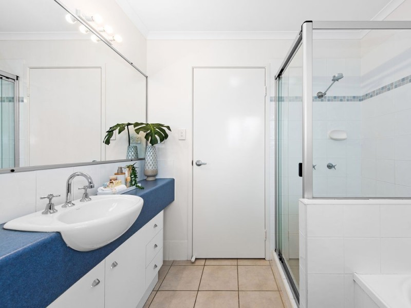 33/8 Zahner Place, Manly West QLD 4179