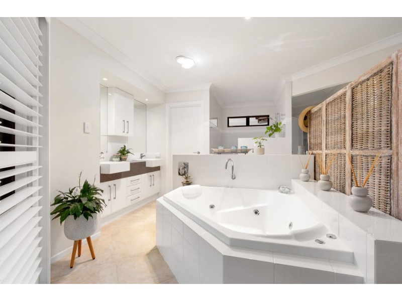 34 Brokenwood Circuit, Gumdale QLD 4154