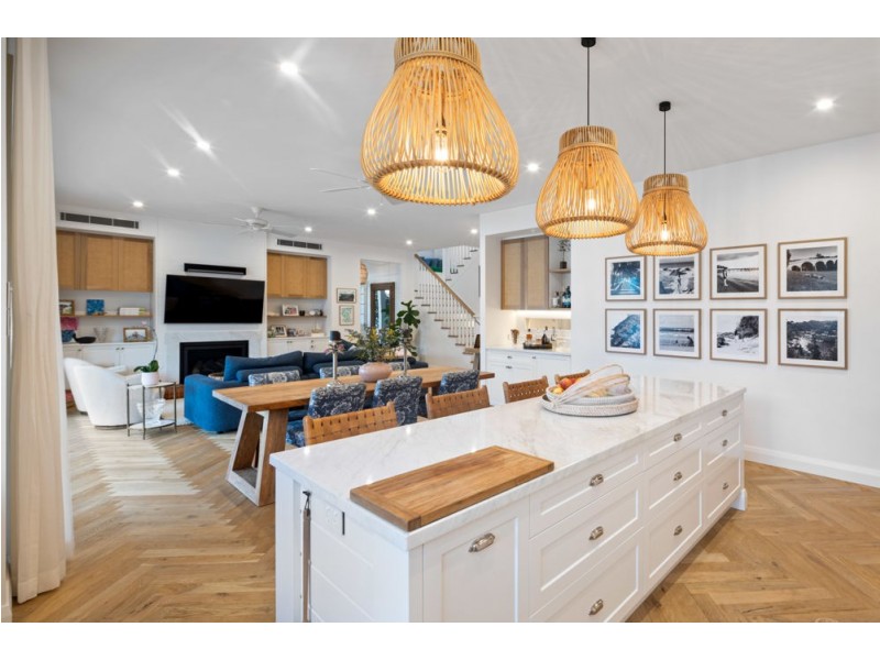 319 Upper Esplanade, Manly QLD 4179