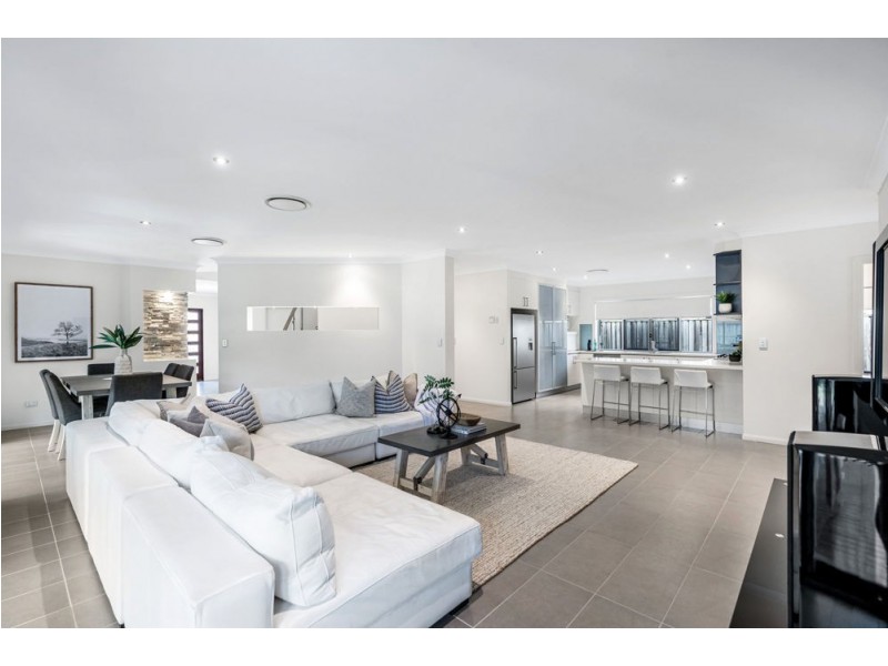 36 Gumdale Street, Wakerley QLD 4154