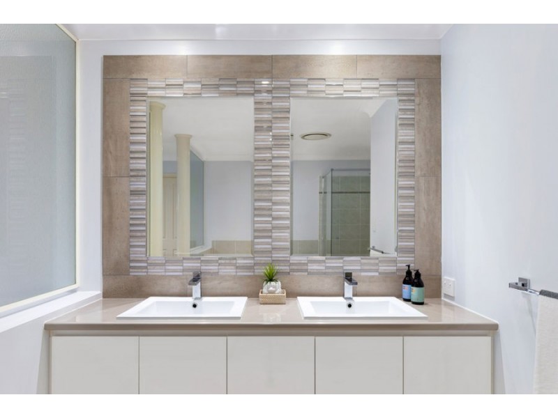 50 Sweetapple Place, Manly West QLD 4179