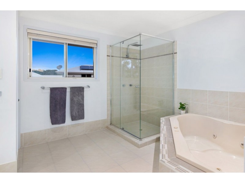 50 Sweetapple Place, Manly West QLD 4179