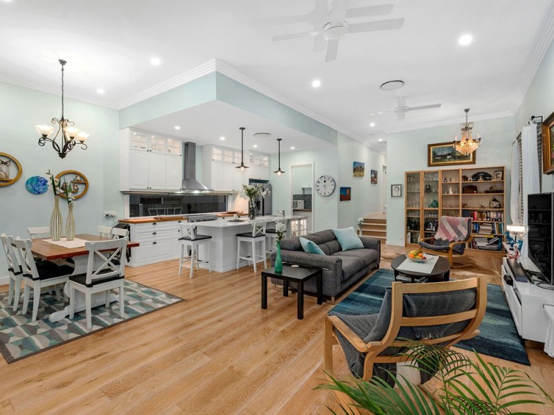 14 Manin Street, Wynnum QLD 4178