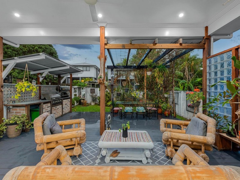 14 Manin Street, Wynnum QLD 4178