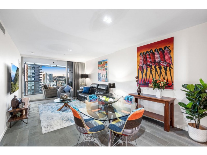 1206/70 Longland Street, Newstead QLD 4006