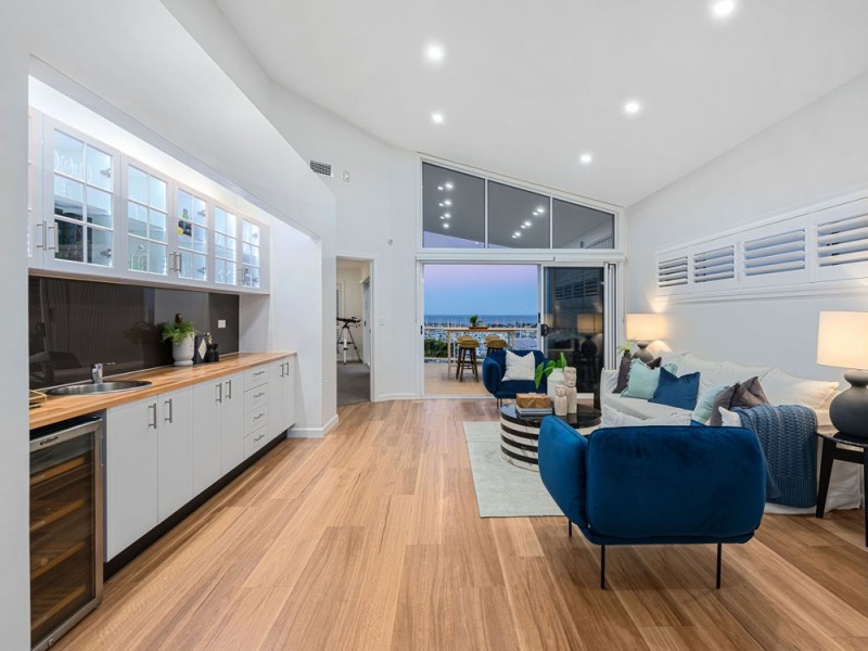 561 Royal Esplanade, Manly QLD 4179
