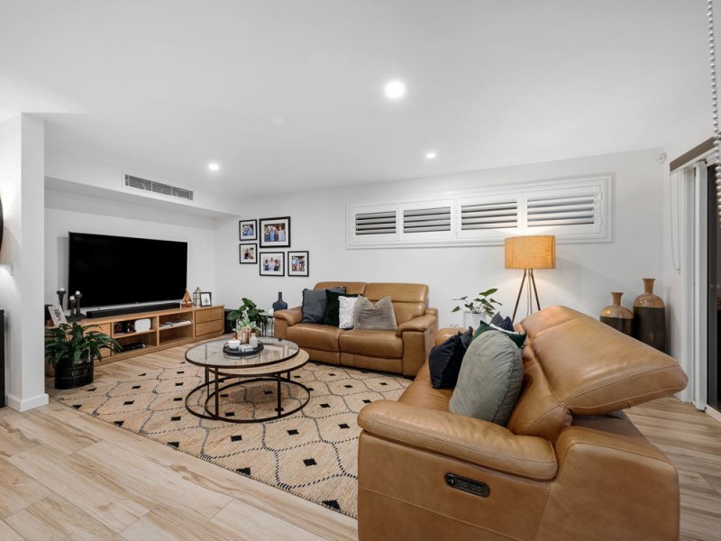 561 Royal Esplanade, Manly QLD 4179