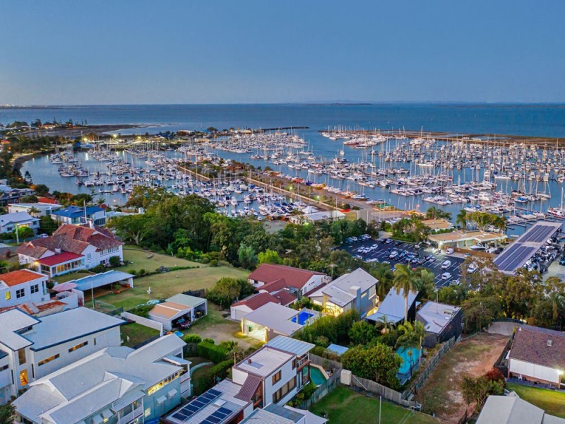 561 Royal Esplanade, Manly QLD 4179