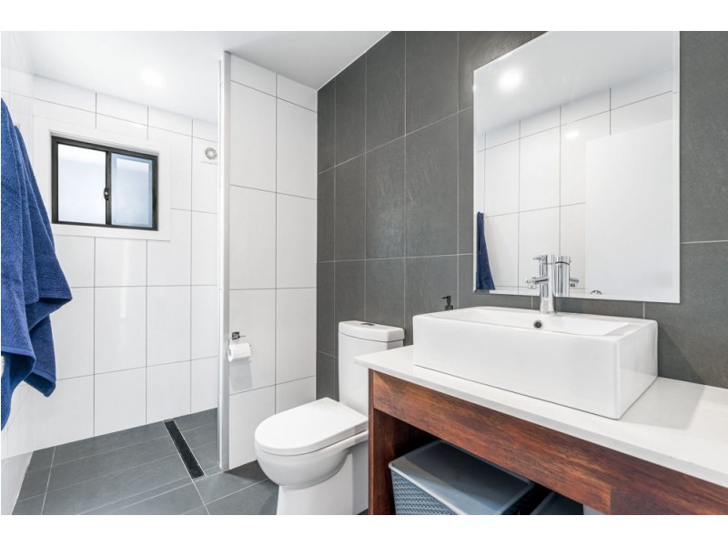 122 Wynnum North Road, Wynnum QLD 4178