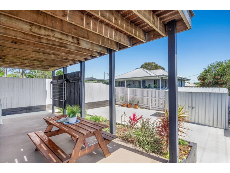 122 Wynnum North Road, Wynnum QLD 4178