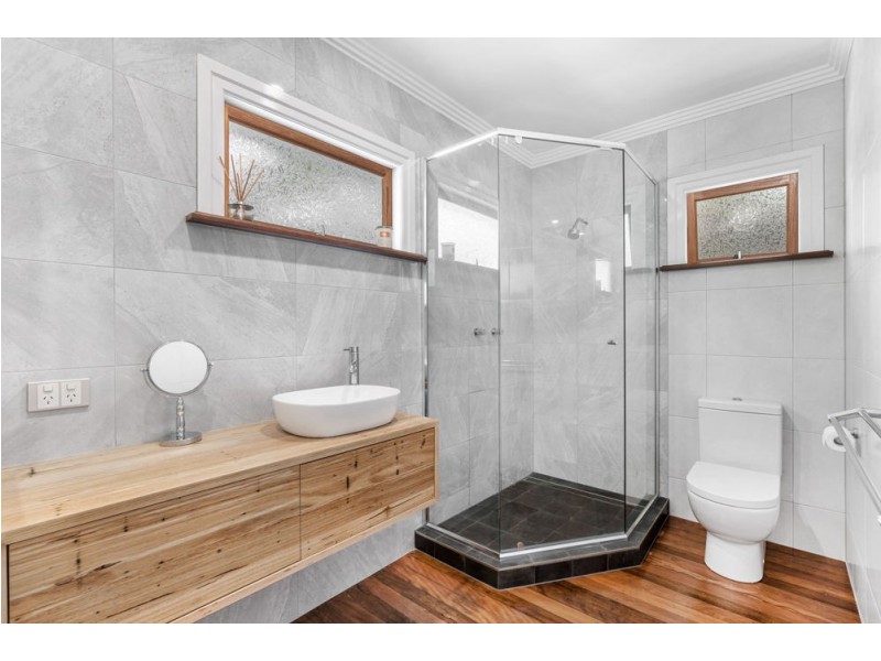 269 Whites Road, Lota QLD 4179