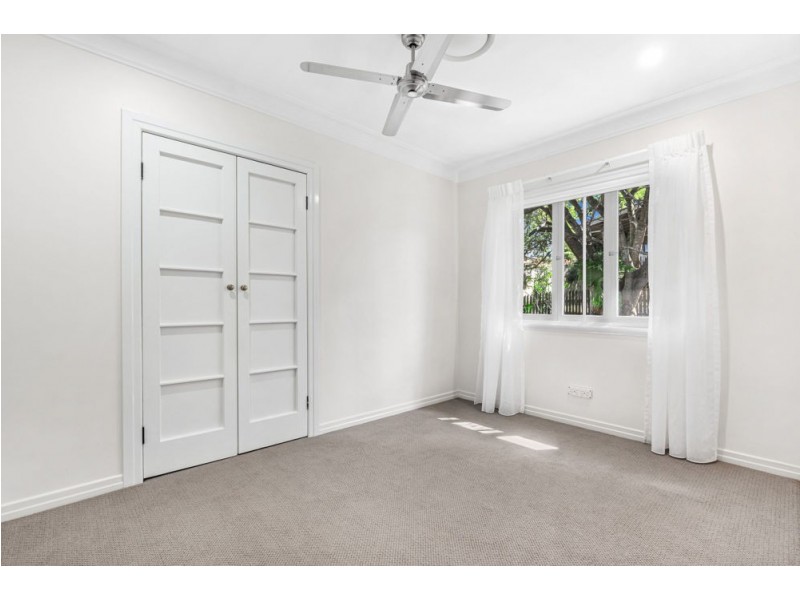 269 Whites Road, Lota QLD 4179