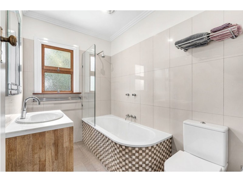 269 Whites Road, Lota QLD 4179