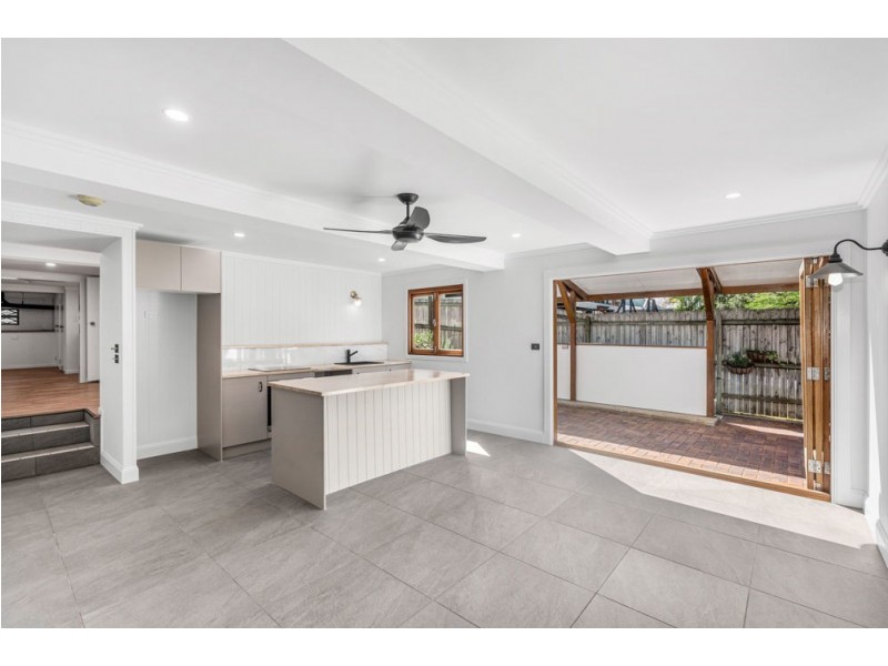 269 Whites Road, Lota QLD 4179