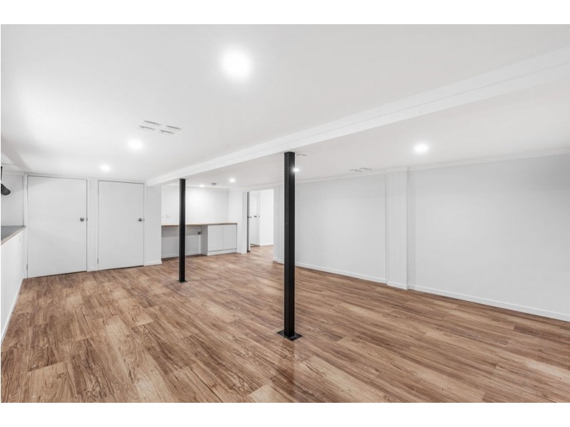 269 Whites Road, Lota QLD 4179