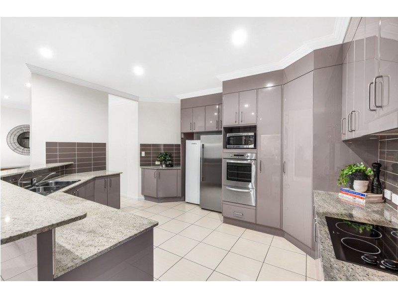 63 Moss Road, Wakerley QLD 4154