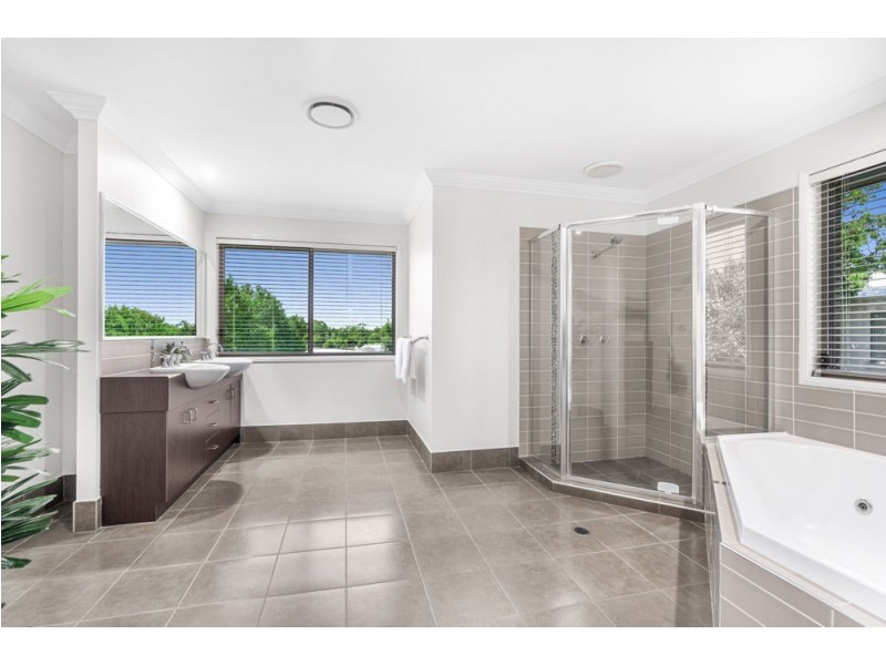 63 Moss Road, Wakerley QLD 4154