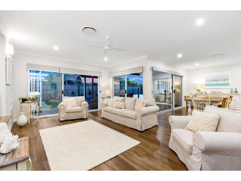 4 Brush Box Place, Wakerley QLD 4154