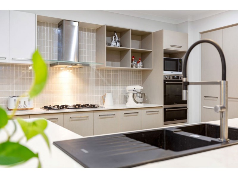 4 Brush Box Place, Wakerley QLD 4154