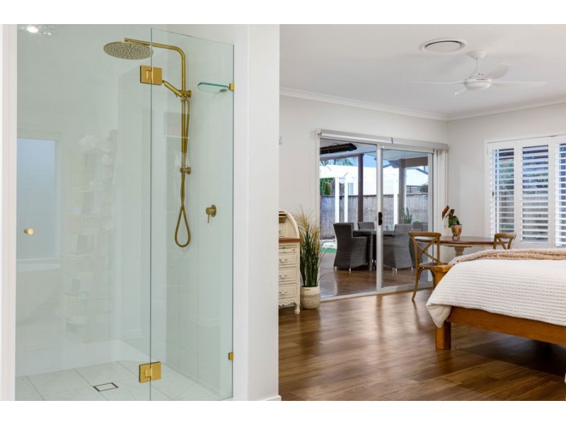 4 Brush Box Place, Wakerley QLD 4154