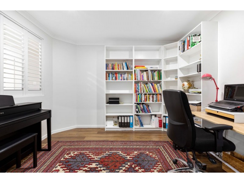 4 Brush Box Place, Wakerley QLD 4154