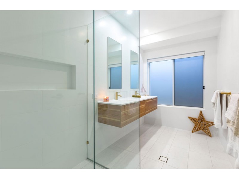 4 Brush Box Place, Wakerley QLD 4154