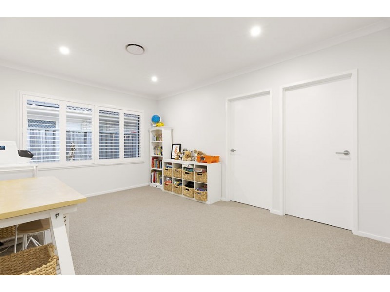 4 Brush Box Place, Wakerley QLD 4154