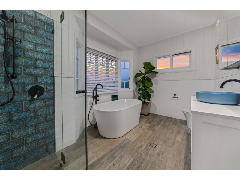 21 Parkview Avenue, Wynnum QLD 4178