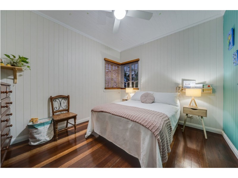 21 Parkview Avenue, Wynnum QLD 4178