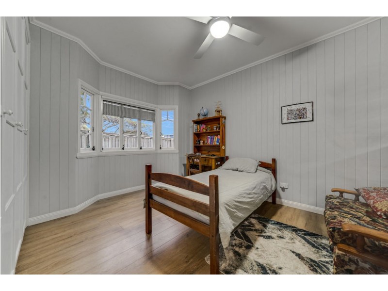 21 Parkview Avenue, Wynnum QLD 4178