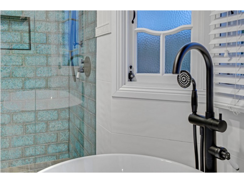 21 Parkview Avenue, Wynnum QLD 4178