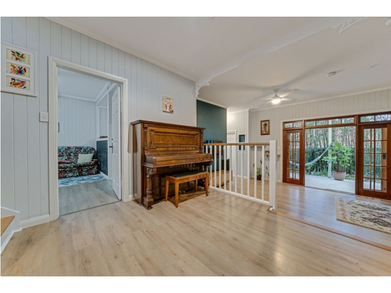 21 Parkview Avenue, Wynnum QLD 4178