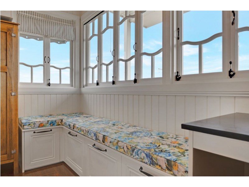 21 Parkview Avenue, Wynnum QLD 4178