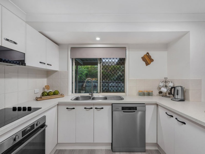 21 Friend Street, Wakerley QLD 4154