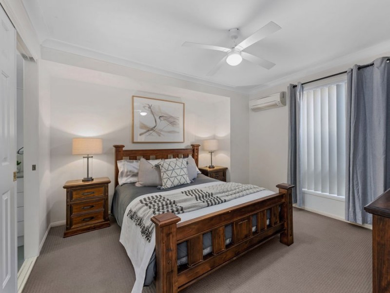 21 Friend Street, Wakerley QLD 4154