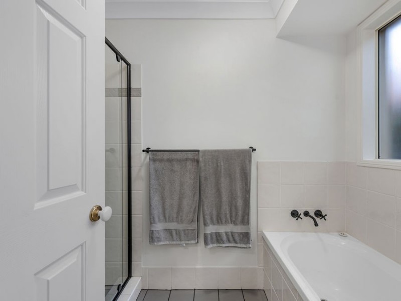 21 Friend Street, Wakerley QLD 4154