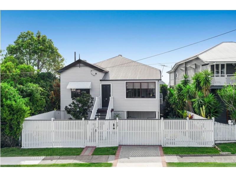 70 Gordon Parade, Manly QLD 4179
